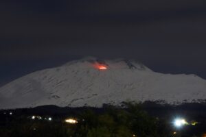 Il risveglio dell’Etna, colata lavica a quota 3000 mt: flusso verso Monte Frumento Supino