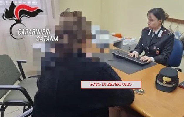 Catania, 51enne tossicodipendente e ludopatico picchia la compagna per avere soldi: arrestato