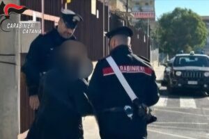 Catania, tentata ‘truffa dell’incidente’ a coppia di anziani: denunciato 20enne