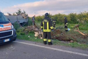 Paternò, forse ‘irregolari’ i due lavoratori in fuga dopo l‘incidente sulla Sp 24: non gravi le condizioni dei 4 feriti