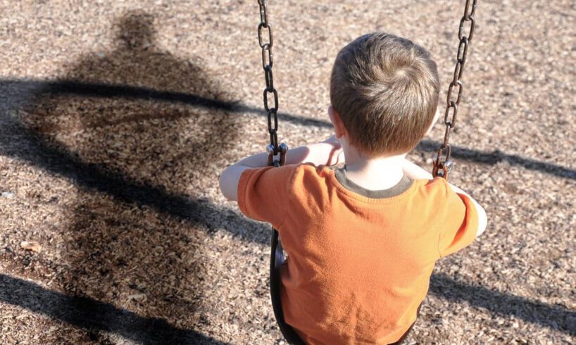 Paternò: “Senza assistenza il piccolo Giulio non può andare a scuola”. Associazione fa appello a scuola ‘Marconi’ e Comune