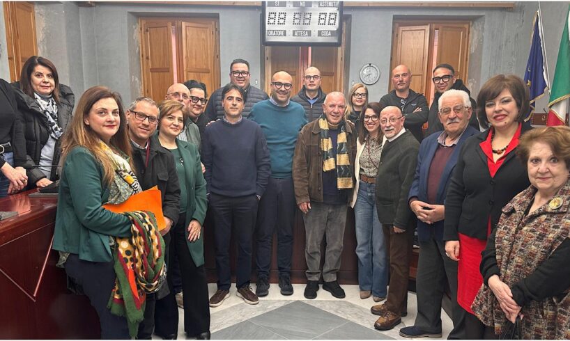 Biancavilla, il sindaco incontra Antonio Presti per “I Belvedere dell’Anima”: pronte 4 designazioni