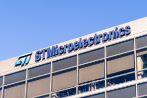StMicroelectronics, ministro Urso convoca riunione a Catania il 28: sindacati chiedono tavolo nazionale al Mimit