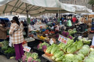 Catania, nell’area della ‘Fera o’ luni’ raccolta differenziata oltre il 60%. Assessore Pesce: “Risultati incoraggianti”