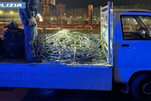 Catania, rubano rame da azienda di Belpasso e lo consegnano all’acquirente: due arresti
