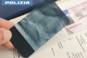 Catania, camionista manomette tachigrafo sui tempi di guida: utilizzata una lastra per radiografie