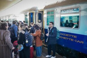 Caro voli, a Pasqua torna il treno “Sicilia Express”. Schifani: “Oltre mille siciliani potranno tornare a casa”