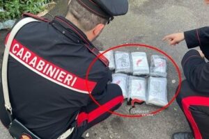 Catania, maxi sequestro di cocaina a San Cristoforo: sette chili di droga trovati in uno zaino