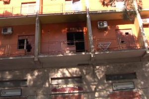 Paternó, rinviato lo sgombero dell’ex albergo Sicilia: è occupato da extracomunitari