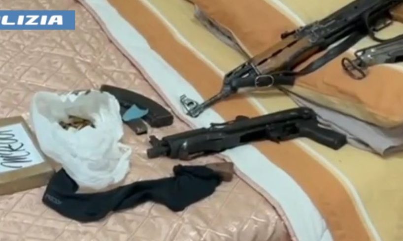 Catania, 40enne deteneva in casa un arsenale e 20 kg di droga: arrestato (VIDEO)