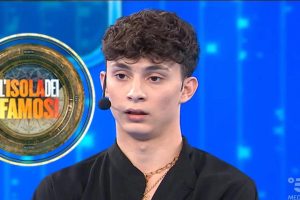 Adrano, il ballerino Nunzio Stancampiano all’Isola dei Famosi 2025: torna in tv dopo Amici e Battiti Live