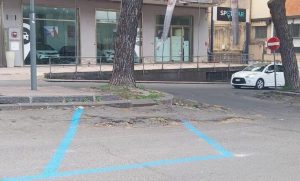 Mille bolle blu a Paternò: la politica sui parcheggi è sfuggita di mano