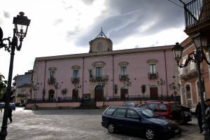 Mafia, interpellanza M5S alla Camera: “Ramacca non può tornare al voto. Elezioni di maggio siano annullate”