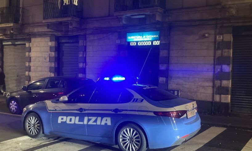 Catania, turista polacca rapinata e scaraventata a terra: due giovani arrestati