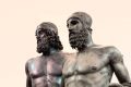 I Bronzi di Riace trovati in Sicilia? Procura di Siracusa apre un fascicolo senza indagati: e spunta una foto del 1971