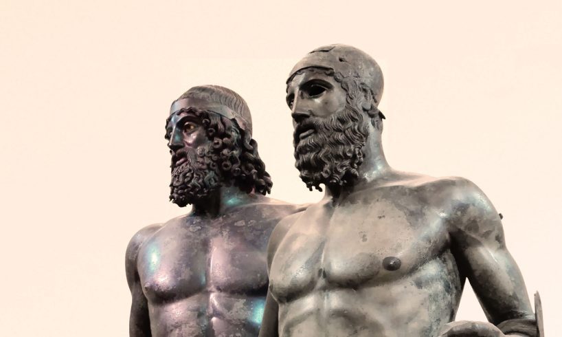I Bronzi di Riace trovati in Sicilia? Procura di Siracusa apre un fascicolo senza indagati: e spunta una foto del 1971