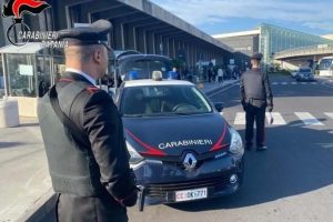 Catania, in aeroporto passeggero ubriaco pretende di imbarcarsi per la Germania: arrestato