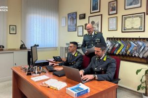 Biancavilla, lavoratori come schiavi: arrestati titolari supermercato. Sequestro società per 3 mln