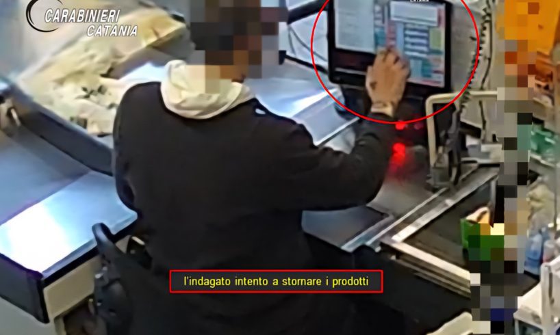 Santa Venerina, cassiere infedele di un supermercato annullava scontrino e intascava in proprio: arrestato