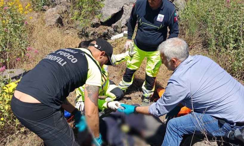 Bronte, anziano scomparso ritrovato in vita dai Vigili del Fuoco grazie all’intervento delle unità cinofile