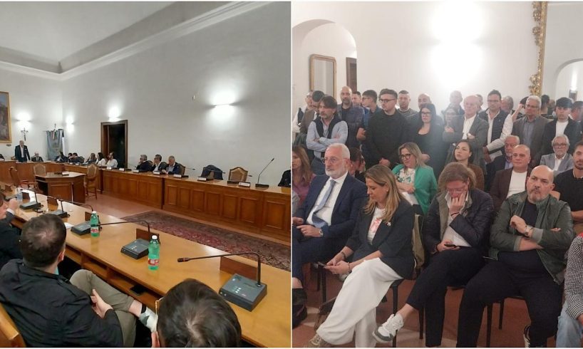 Paternó, scintille al Consiglio contro la violenza. Galvagno (ARS) su Naso: “Criticarlo è sparare sulla Croce Rossa”