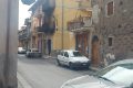 Adrano, auto con targa straniera data alle fiamme in via Parnaso: indagini in corso