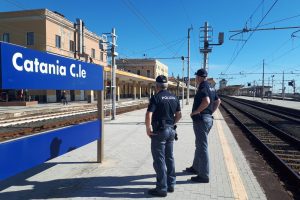 Catania, 51enne destinatario di ordine di carcerazione sorpreso alla Stazione: arrestato