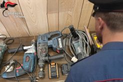 Catania, non trova una stanza nel B&B e ruba attrezzi nello stabile: 42enne denunciata