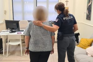 Adrano, truffa-sceneggiata per rubare 1400 euro ad anziana: denunciato pluriregiudicato messinese
