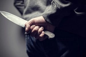 Paternò: “Giovane coppia minacciata da extracomunitari per una rapina”. Denuncia del consigliere Russo