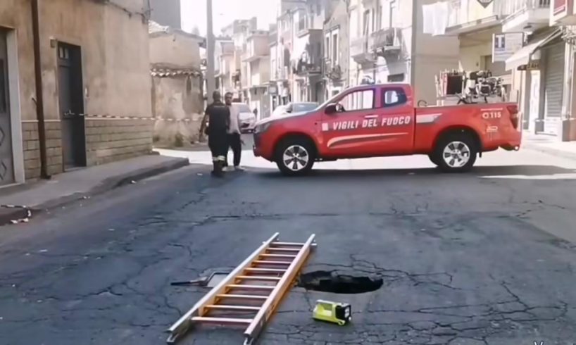 Adrano, si apre voragine in via Catania: area transennata