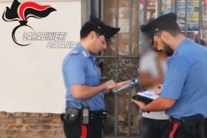 Zafferana Etnea, 48enne di Riposto evade dai domiciliari: “Ero troppo nervoso, dovevo fumare”