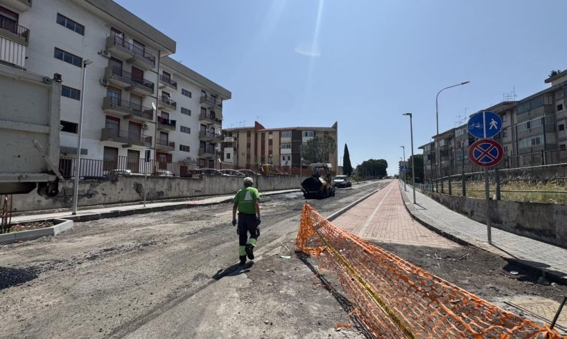 Paternò, sopralluogo del sindaco in via Alcide De Gasperi: lavori di riqualificazione per 1,7 mln