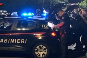 Raddusa, rissa tra due famiglie per un dissidio tra fidanzati: 4 persone denunciate