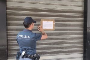 Catania, rissa violenta davanti a un ristorante: il locale chiuso per 15 giorni
