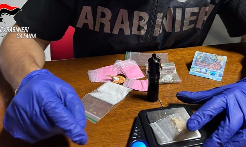 Catania, arrestati 6 pusher delle discoteche: sotto sequestro cocaina rossa e anfetamine (VIDEO)