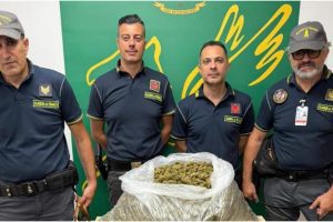 Catania, GdF sequestra 12 kg di marijuana ‘skunk’: occultati dentro scaldabagni