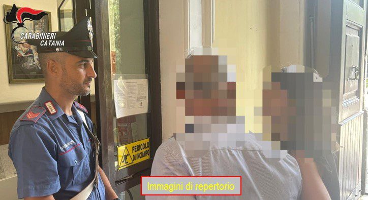 Catania, la vittima 22enne fa scattare l’allarme del braccialetto elettronico imposto all’ex compagno: entrambi denunciati