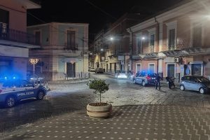 Controlli a tappeto a Biancavilla: task force scopre irregolarità in pub e chioschi, sanzioni per oltre 12mila euro