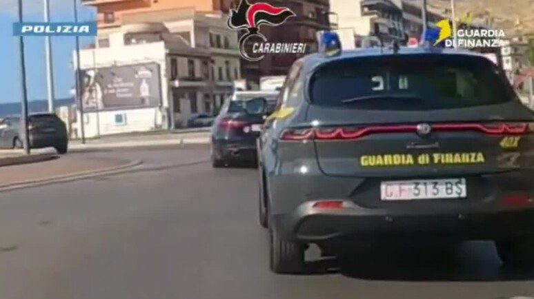 Mafia e droga sull’asse Calabria-Sicilia: sgominate due organizzazioni che rifornivano di cocaina Reggio e Catania