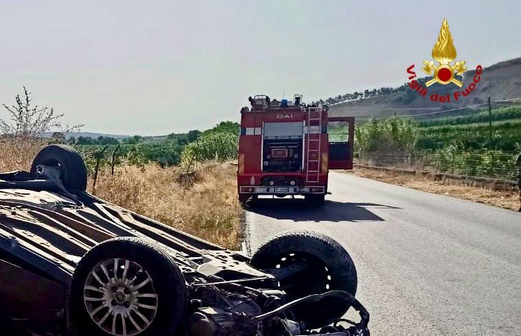 Palagonia, incidente autonomo sulla SS 385: donna in elisoccorso al Cannizzaro