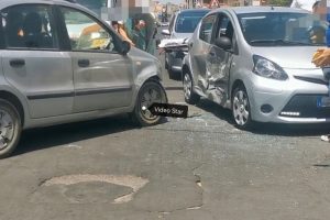 Biancavilla, scontro tra due auto lungo Viale Europa: donna ferita al volto