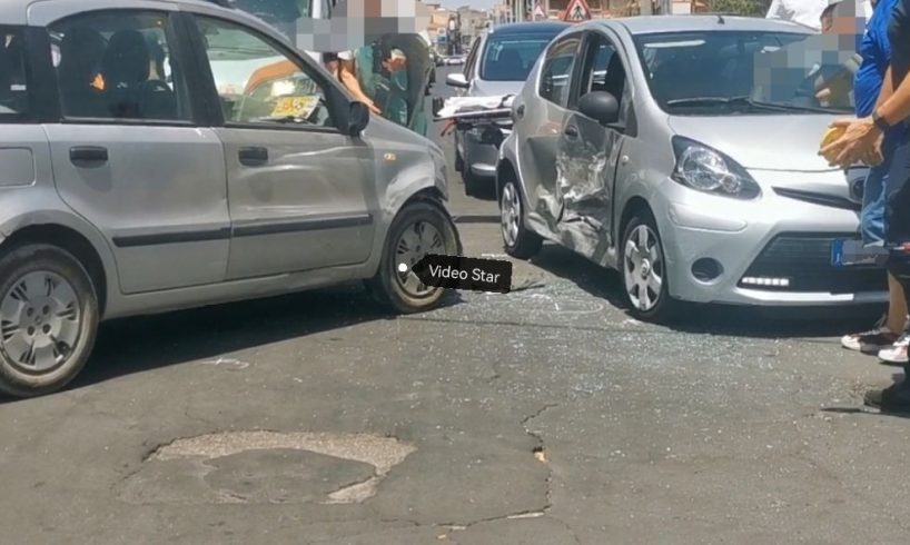 Biancavilla, scontro tra due auto lungo Viale Europa: donna ferita al volto
