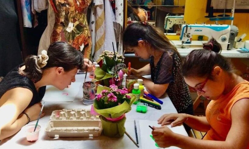 “Sarti di Sogni”: ago, filo e coraggio per cucire il futuro dell’inclusione