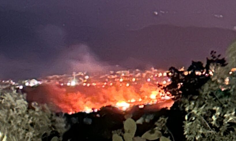 Fiamme nella notte tra S. M. di Licodia e Ragalna: incendiata contrada Mancusi Soprano (VIDEO)