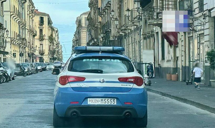 Catania, con il braccialetto ma senza freni: 35enne evade dai domiciliari per rubare due paia di scarpe su un'auto