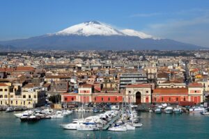 Estate 2025, il Sud incanta i turisti: boom per Catania, Taormina e Palermo