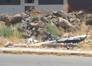 Paternò tra rifiuti e abbandono: materassi in strada e centro storico nel degrado