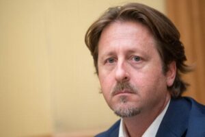 FdI, Manlio Messina: «Non sono indagato, ma dal partito solo emarginazione»