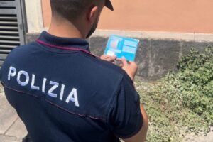 Catania, modifica la data sul pass disabili intestato a una parente defunta: scoperto e denunciato